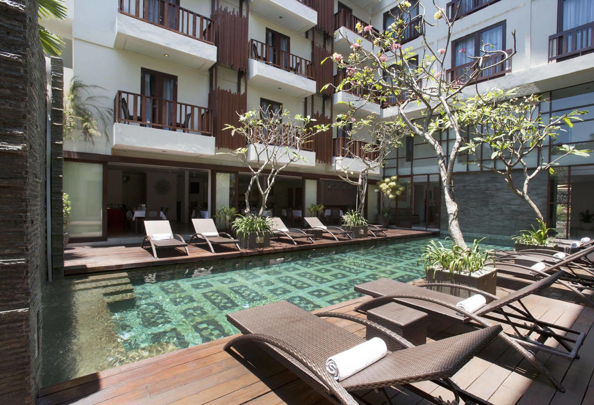 D'Primahotel Seminyak Exteriör bild