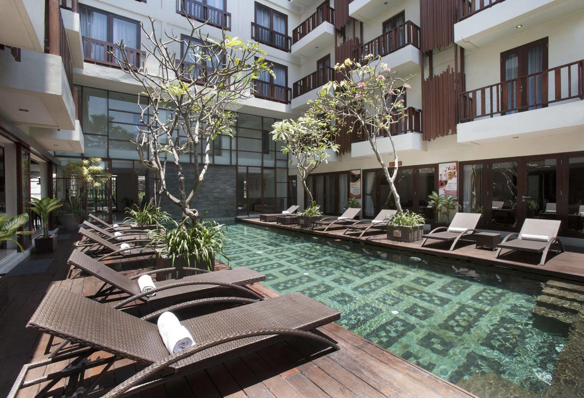 D'Primahotel Seminyak Exteriör bild