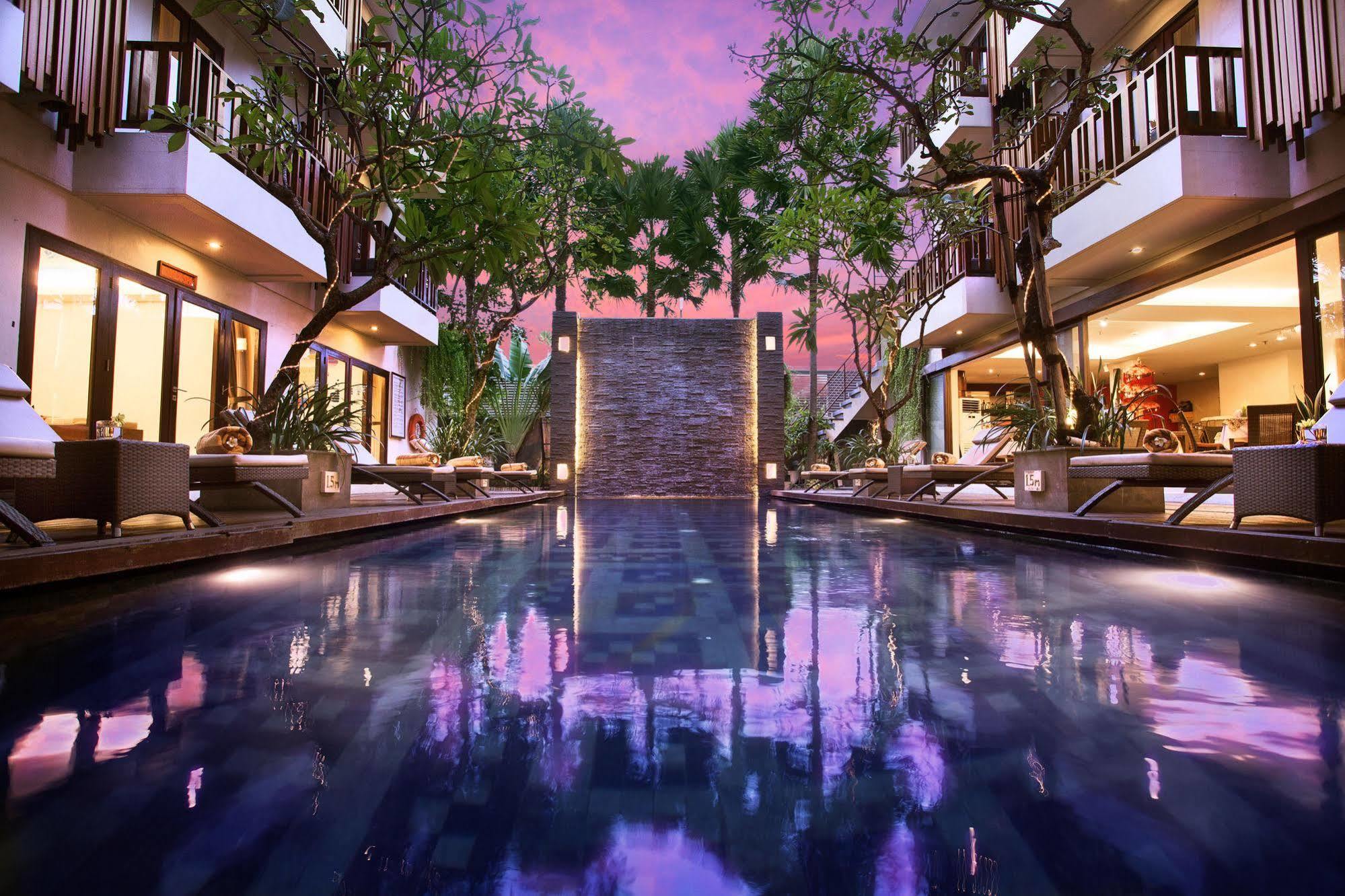 D'Primahotel Seminyak Exteriör bild