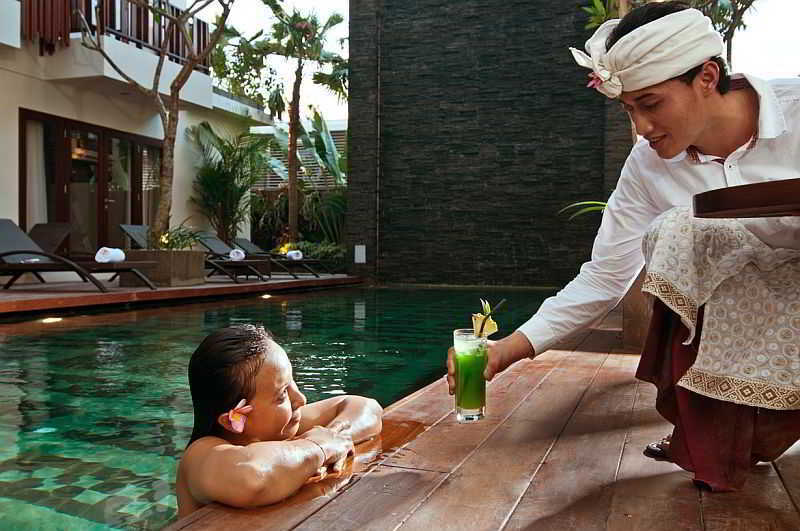 D'Primahotel Seminyak Exteriör bild